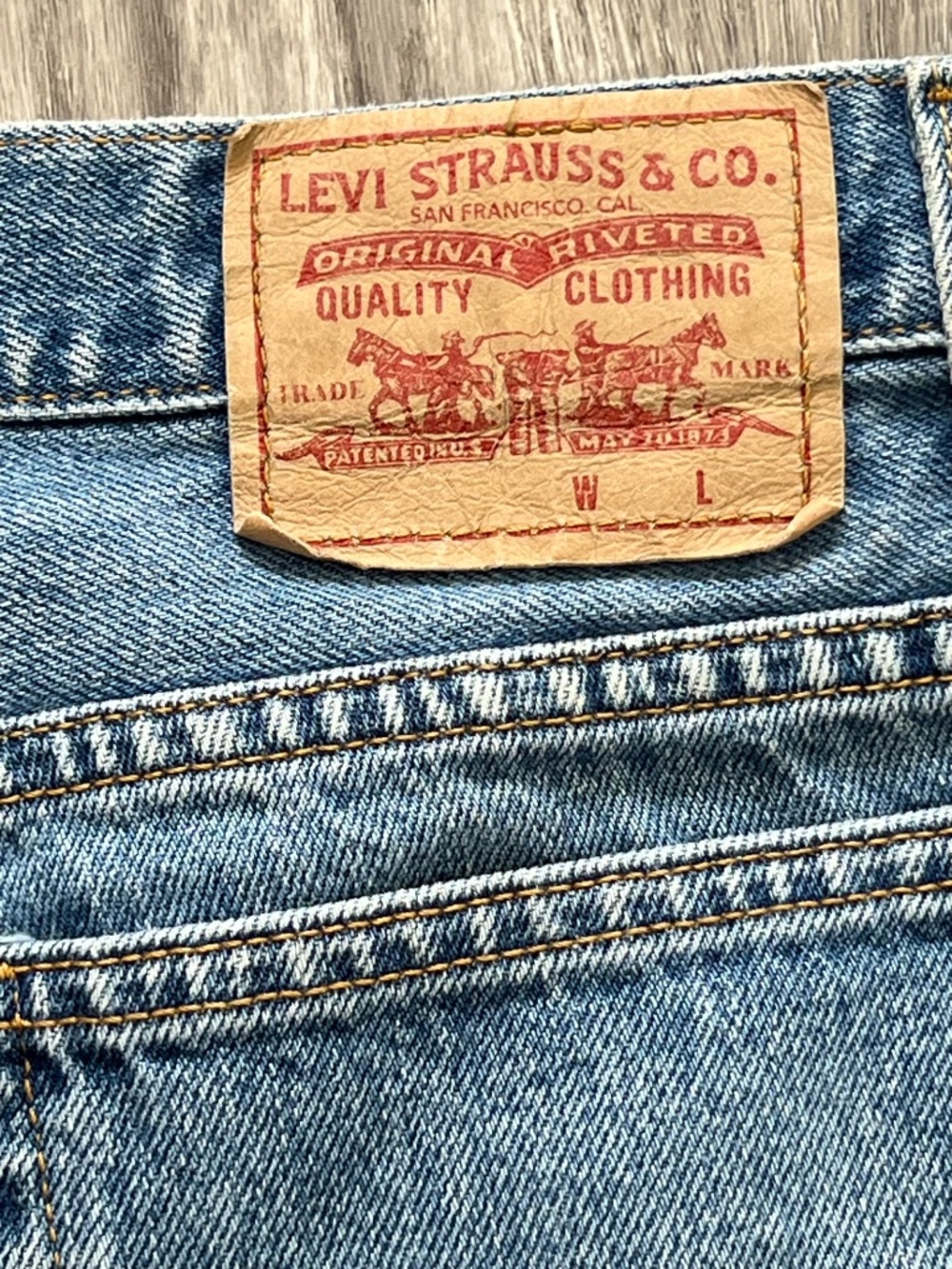 Levi’s Vintage 516 Jeans - Picture 3 of 6